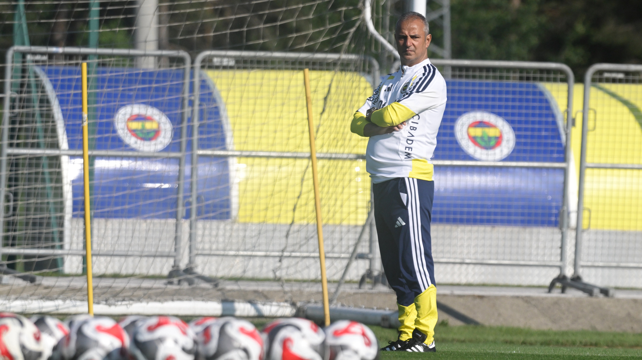 Fenerbahçe’de milli yıldıza transfer teklifi var! İşte yönetimin kararı