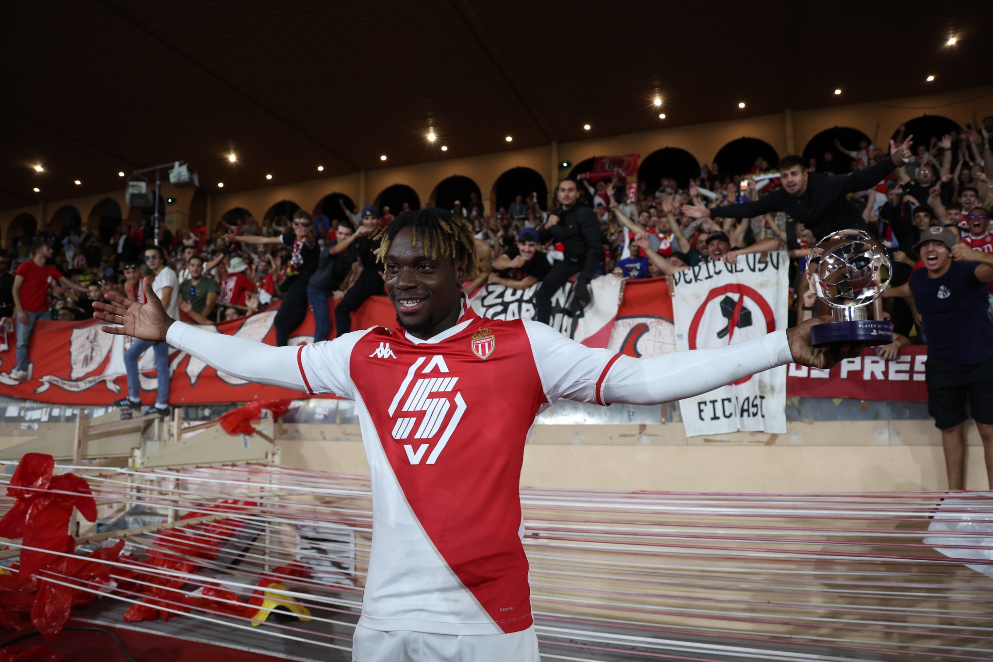 Galatasaray’dan bomba transfer! Yeni yıldız Arabistan’dan geliyor