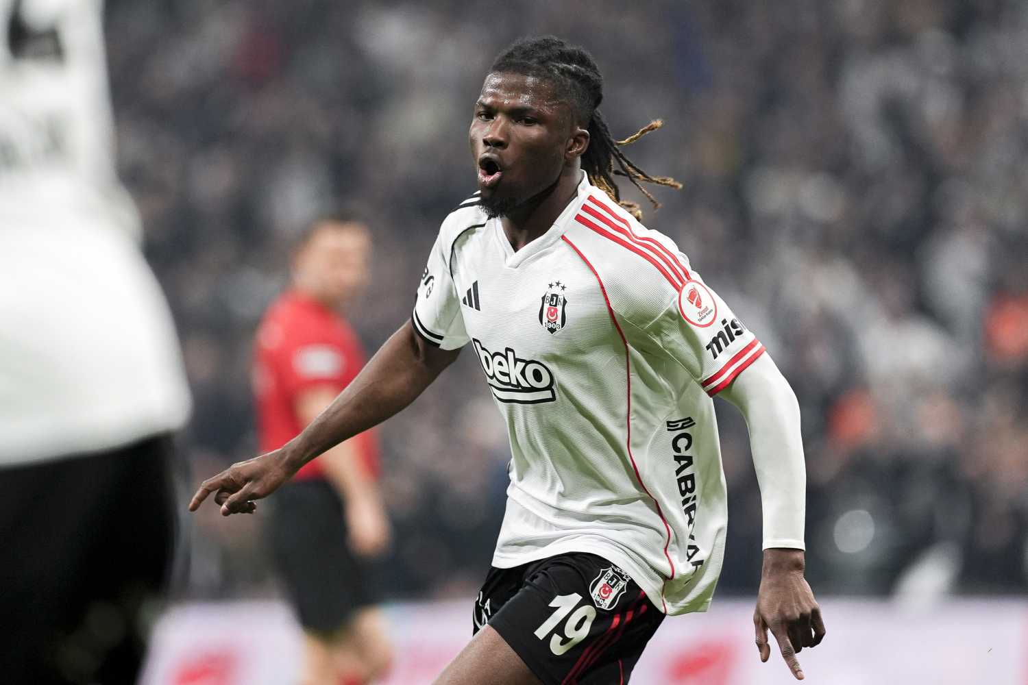 TRANSFER HABERİ: Beşiktaş’ın eski yıldızı Fenerbahçe’ye doğru! Anlaşma an meselesi