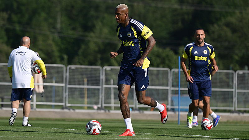 Fenerbahçe’de flaş ayrılık iddiası! Premier Lig’in yeni ekibi o yıldız için devrede