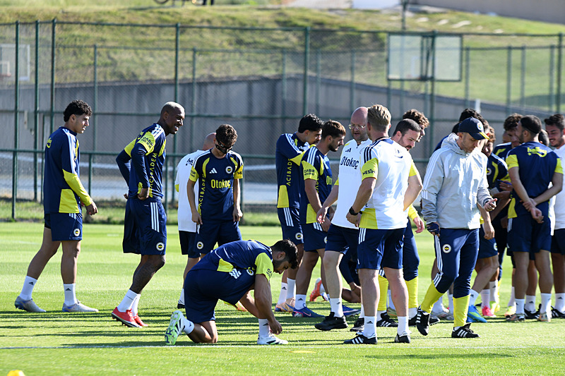 Fenerbahçe’de flaş ayrılık iddiası! Premier Lig’in yeni ekibi o yıldız için devrede