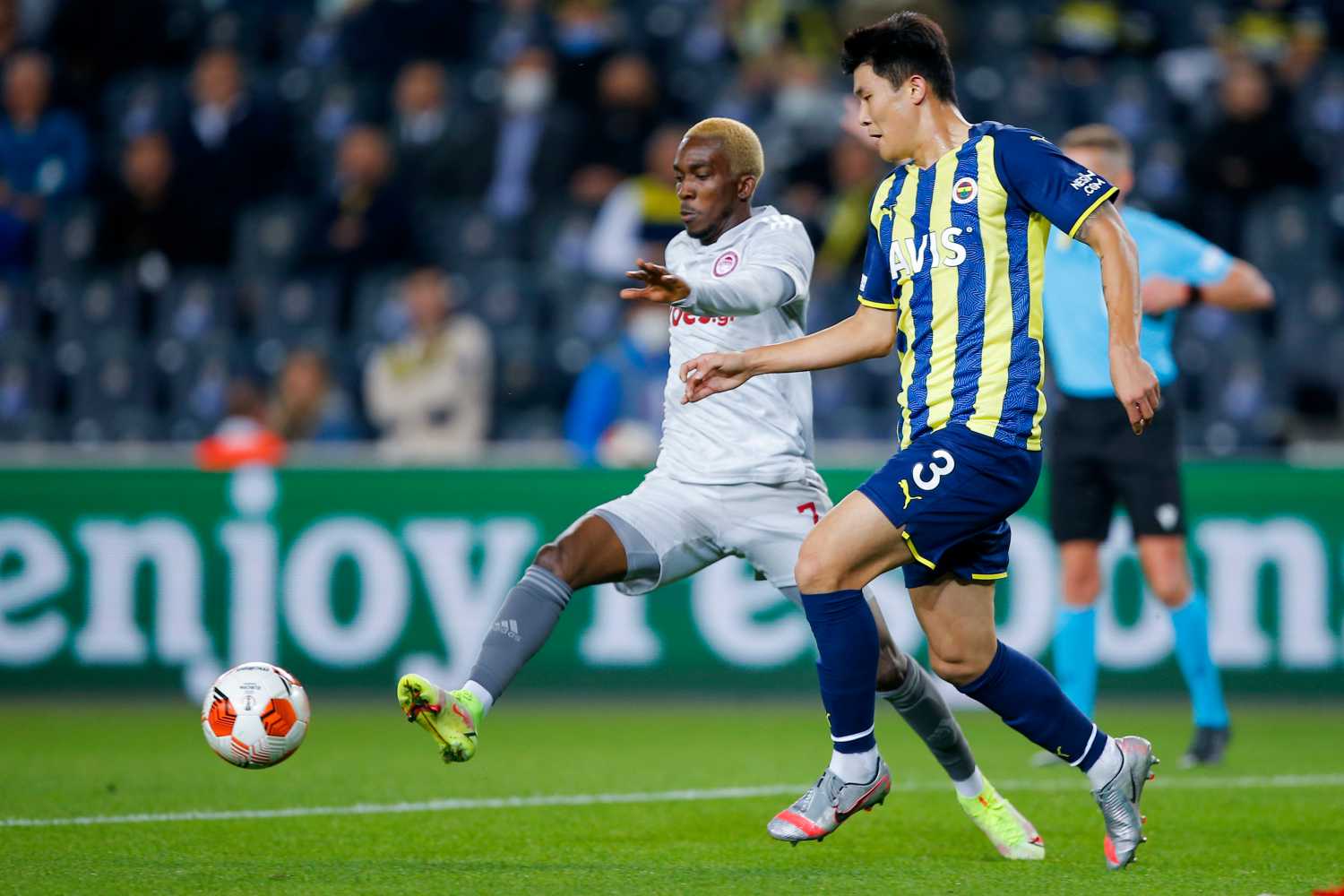 TRANSFER HABERİ: Galatasaray’a Fenerbahçe’nin bir eski yıldızı daha geliyor! Jhon Duran’ın ardından...
