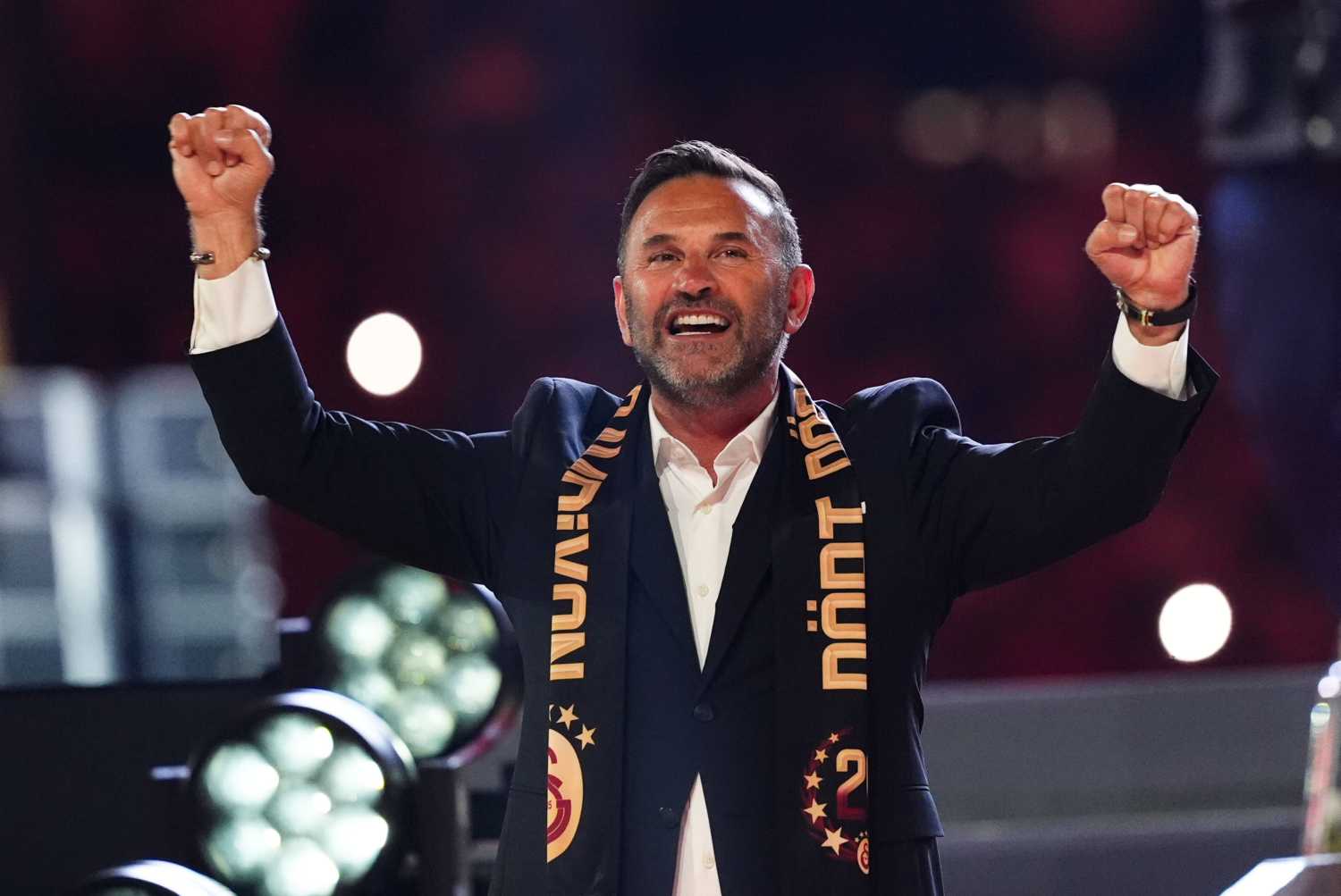 TRANSFER HABERİ: Galatasaray’a Fenerbahçe’nin bir eski yıldızı daha geliyor! Jhon Duran’ın ardından...
