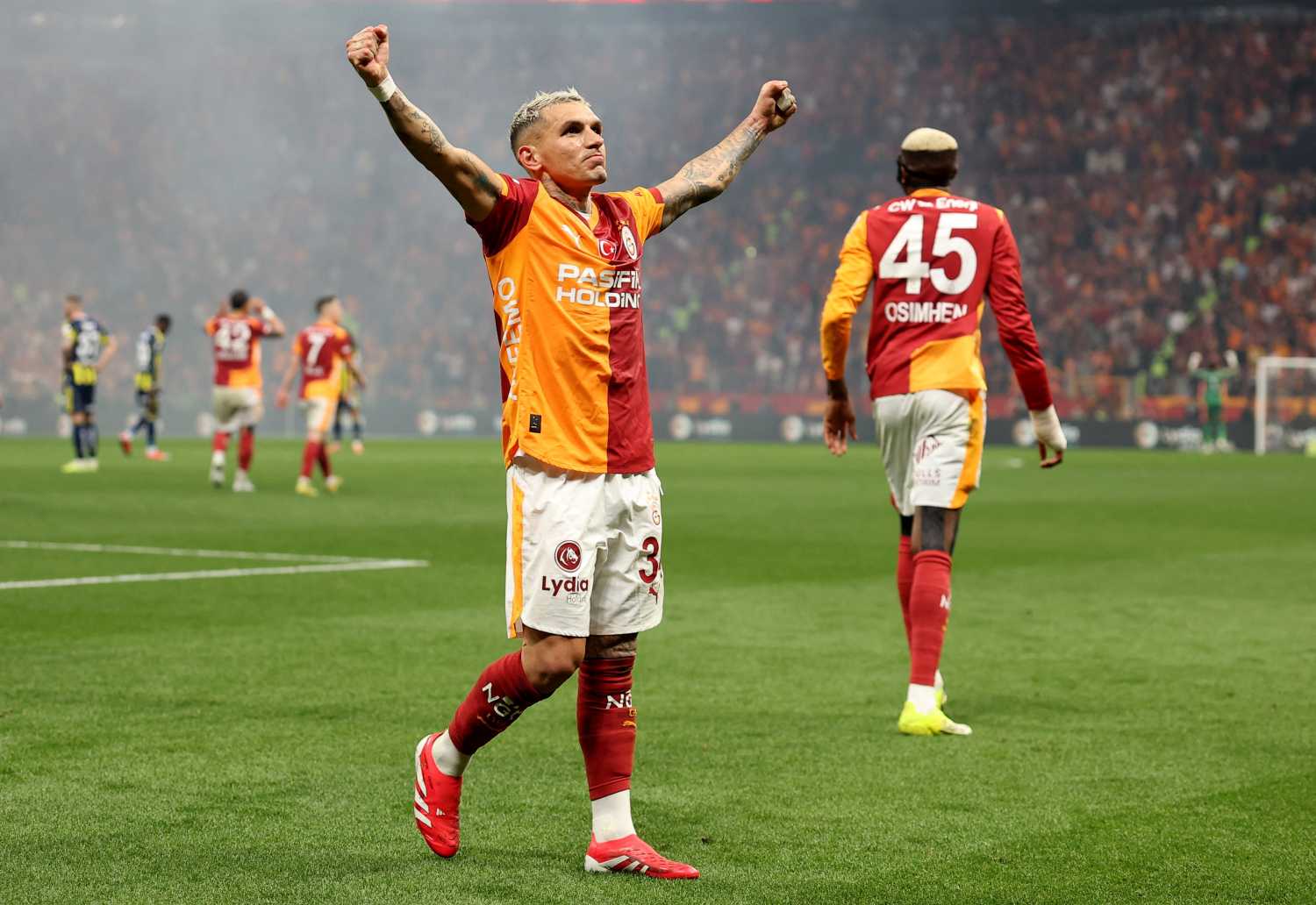 TRANSFER HABERİ: Galatasaray’a Fenerbahçe’nin bir eski yıldızı daha geliyor! Jhon Duran’ın ardından...