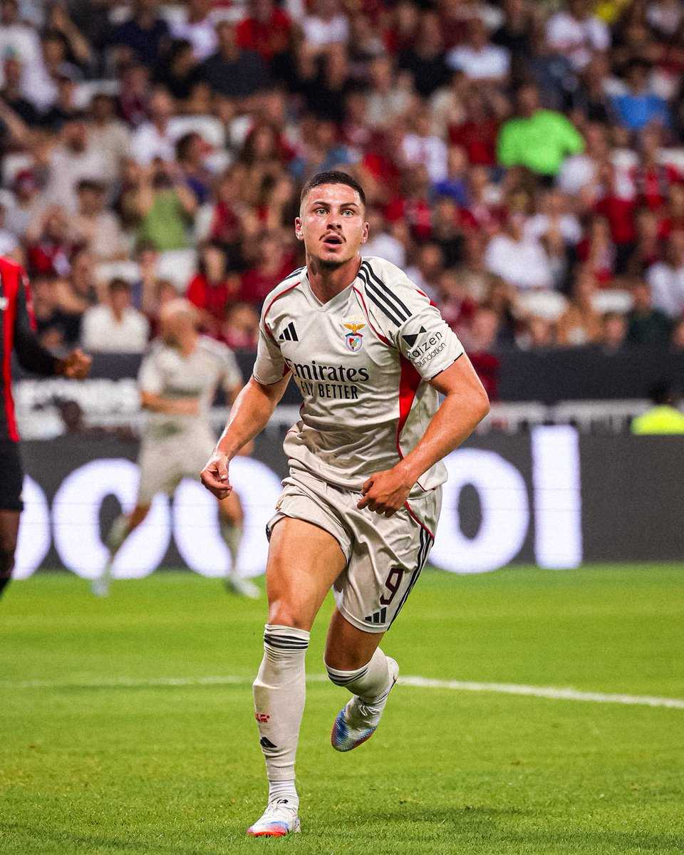 Galatasaray’ın yeni yıldızı Benfica’dan! Transfer...