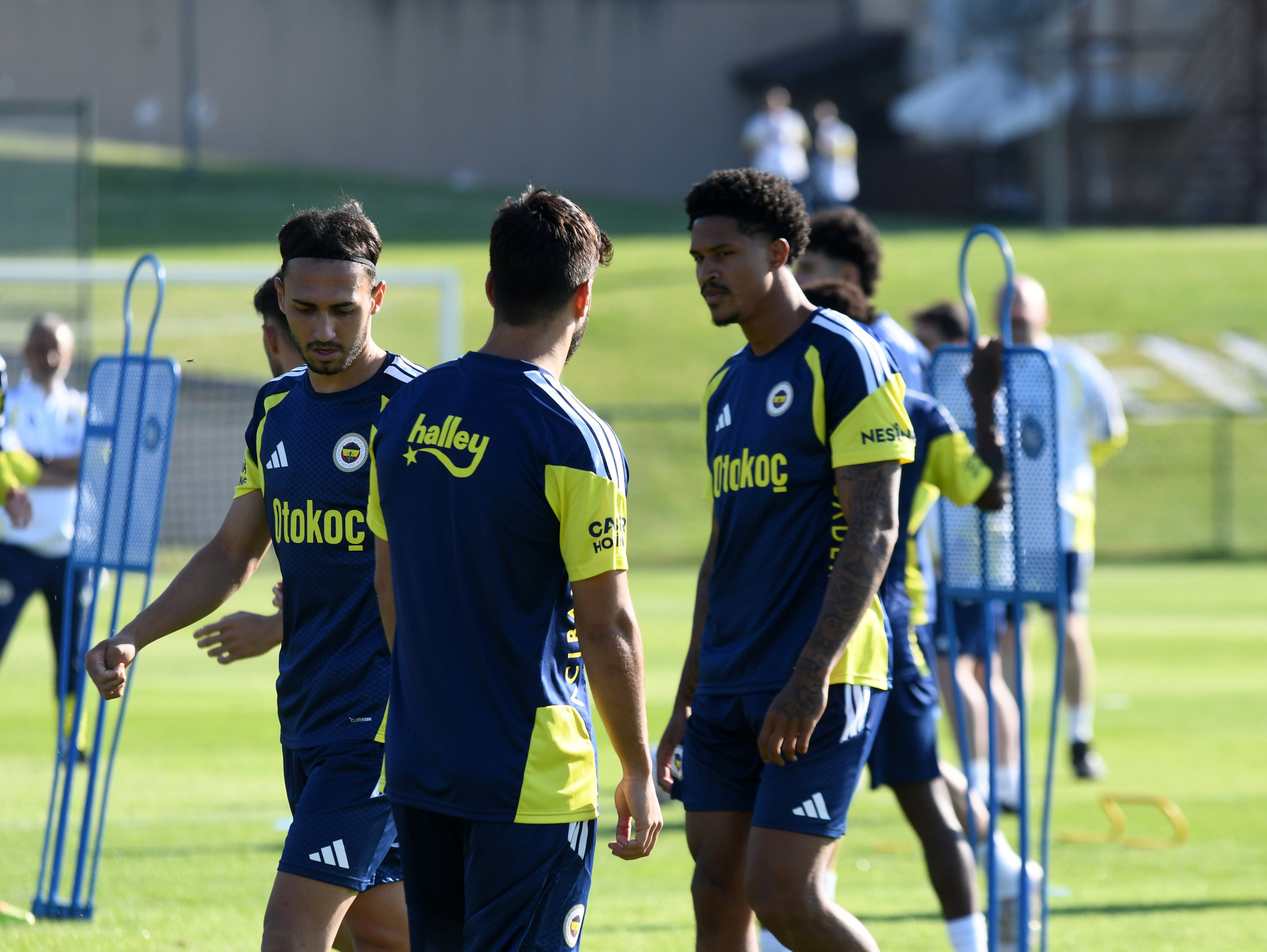 FENERBAHÇE HABERİ: İsmail Kartal’dan şok karar! 8 futbolcu kampa götürülmeyecek