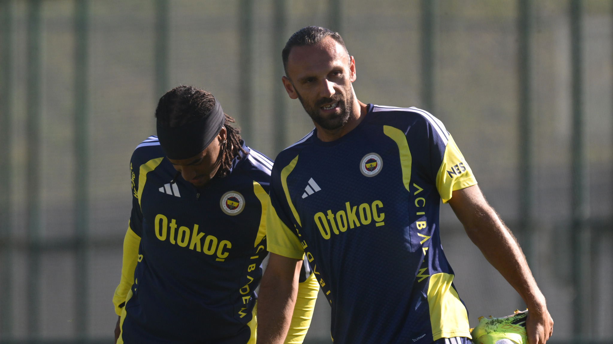 FENERBAHÇE HABERİ: İsmail Kartal’dan şok karar! 8 futbolcu kampa götürülmeyecek