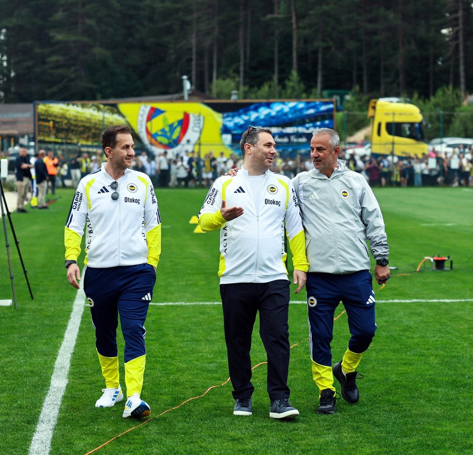 FENERBAHÇE HABERİ: İsmail Kartal’dan şok karar! 8 futbolcu kampa götürülmeyecek