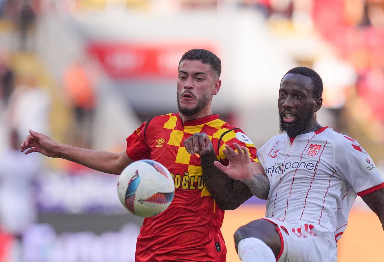 TRANSFER HABERİ: Galatasaray’dan Romulo bombası! İşte bonservis ücreti