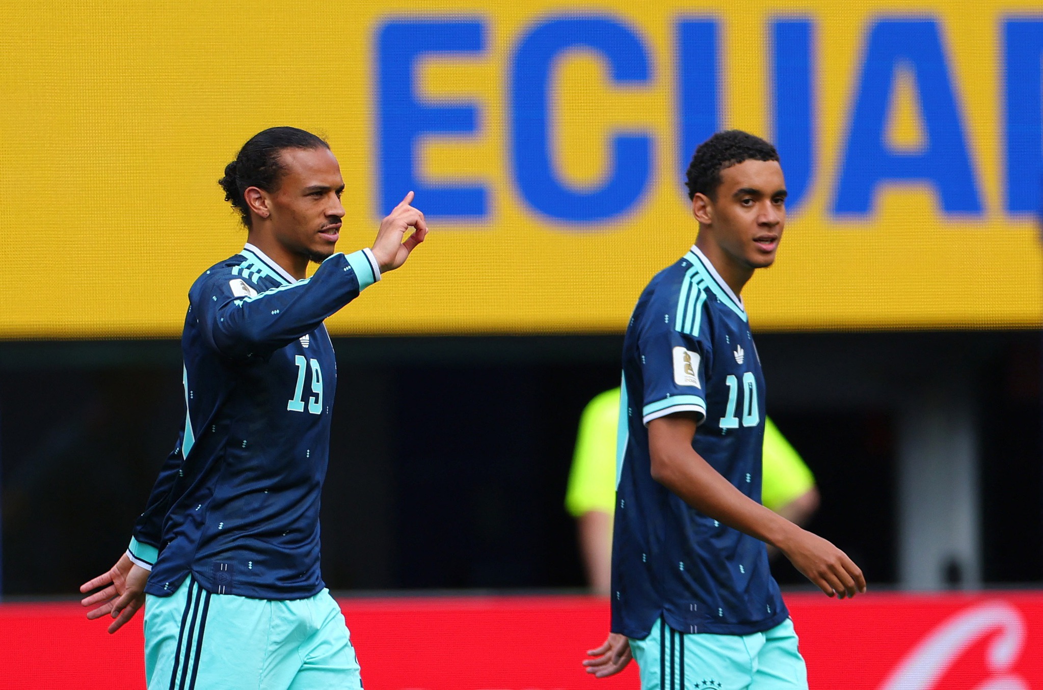 Sane’den transfer konuşması: Galatasaray’a gel Musiala!