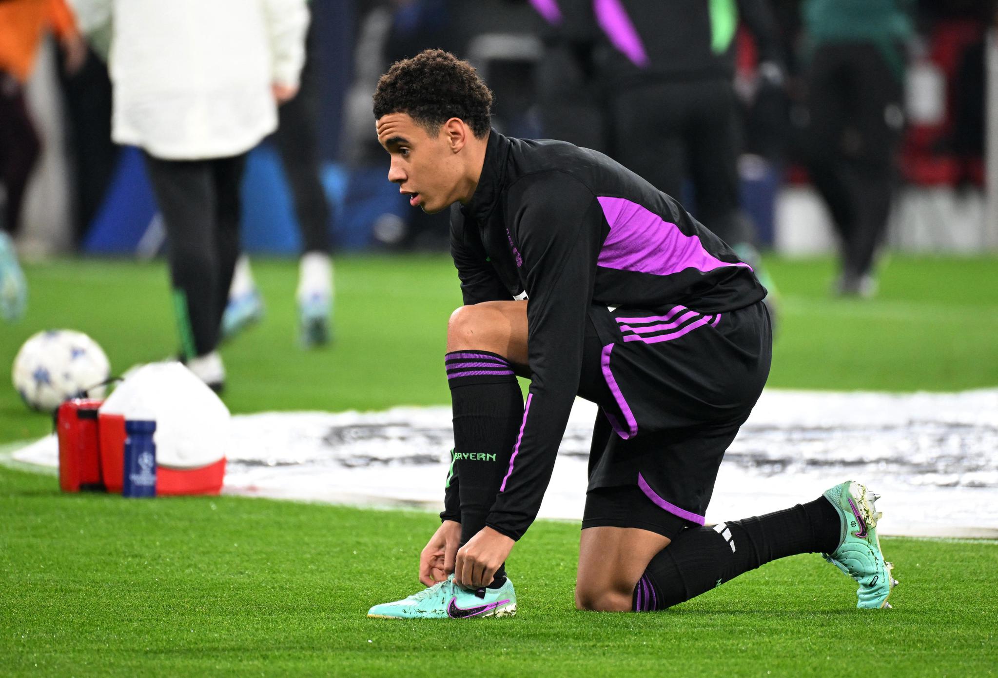 Sane’den transfer konuşması: Galatasaray’a gel Musiala!