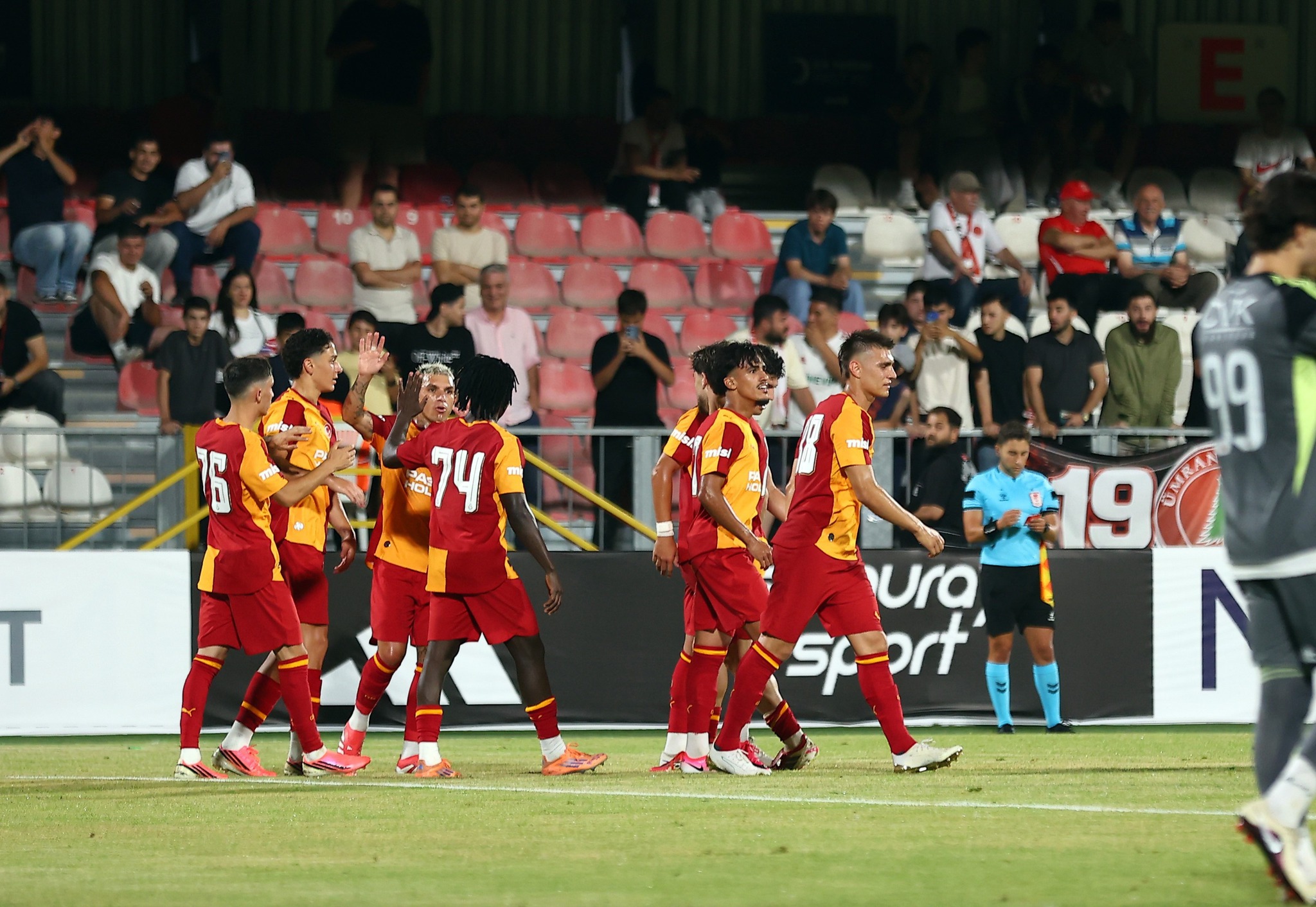 Galatasaray’dan şaşırtan transfer! İki golcüden biri Aslan oluyor