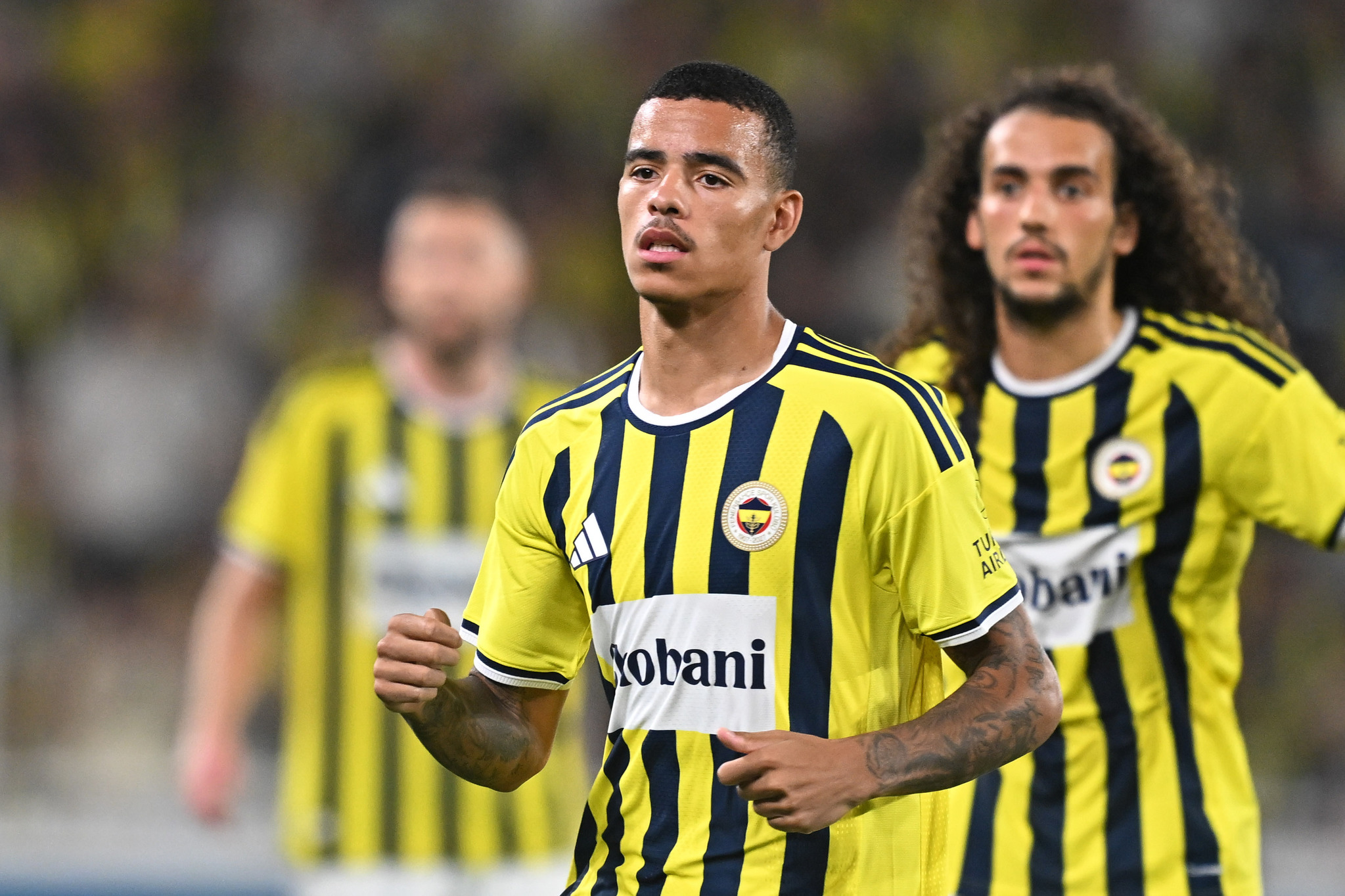 Ahmet Çakar’dan Fenerbahçeli oyuncuya eleştiri: Çok şey ifade etmeli ama edemiyor!