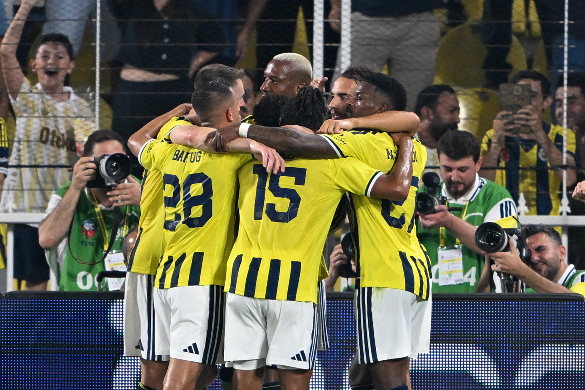 Ahmet Çakar’dan Fenerbahçeli oyuncuya eleştiri: Çok şey ifade etmeli ama edemiyor!
