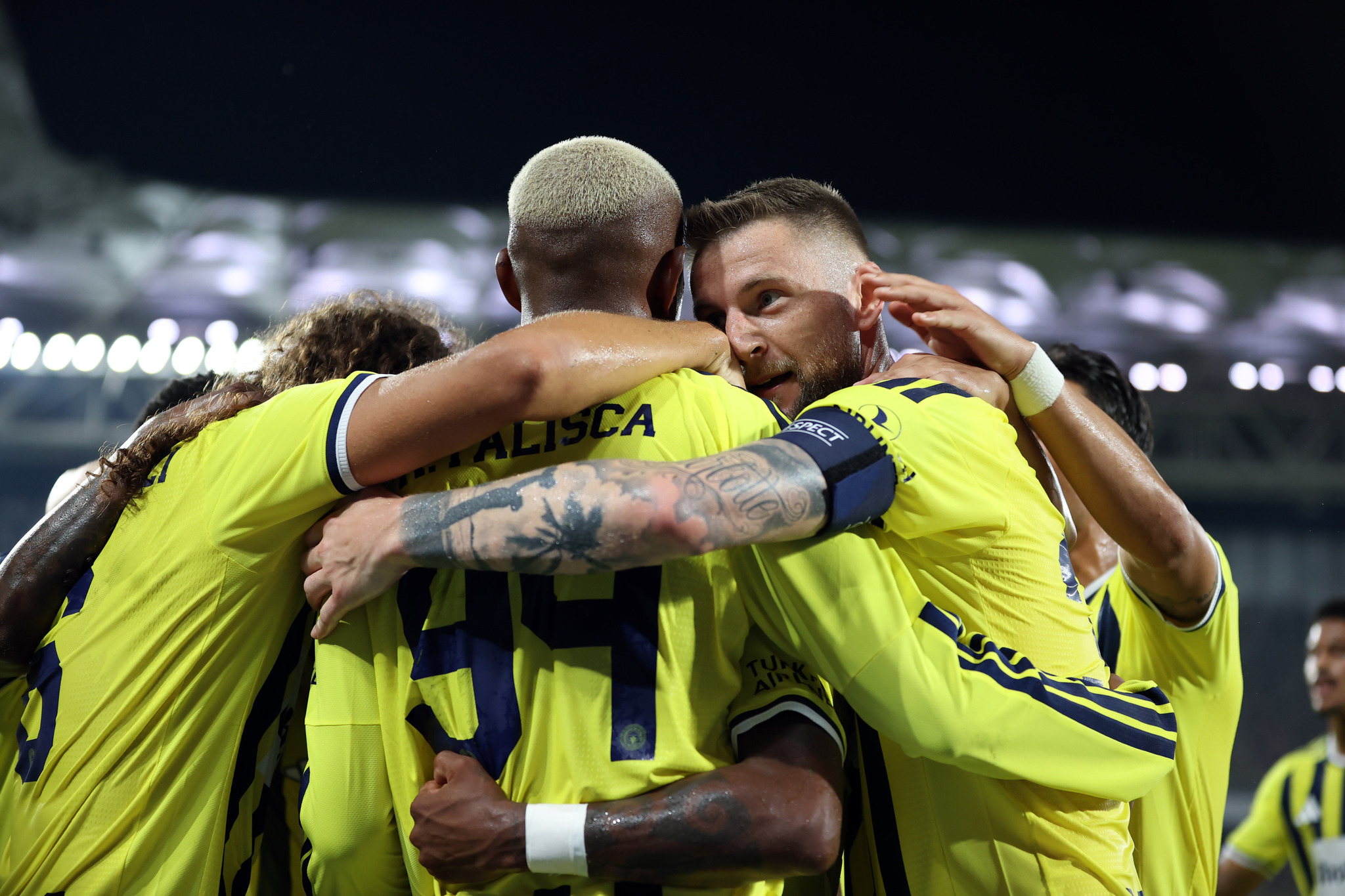 Ahmet Çakar’dan Fenerbahçeli oyuncuya eleştiri: Çok şey ifade etmeli ama edemiyor!