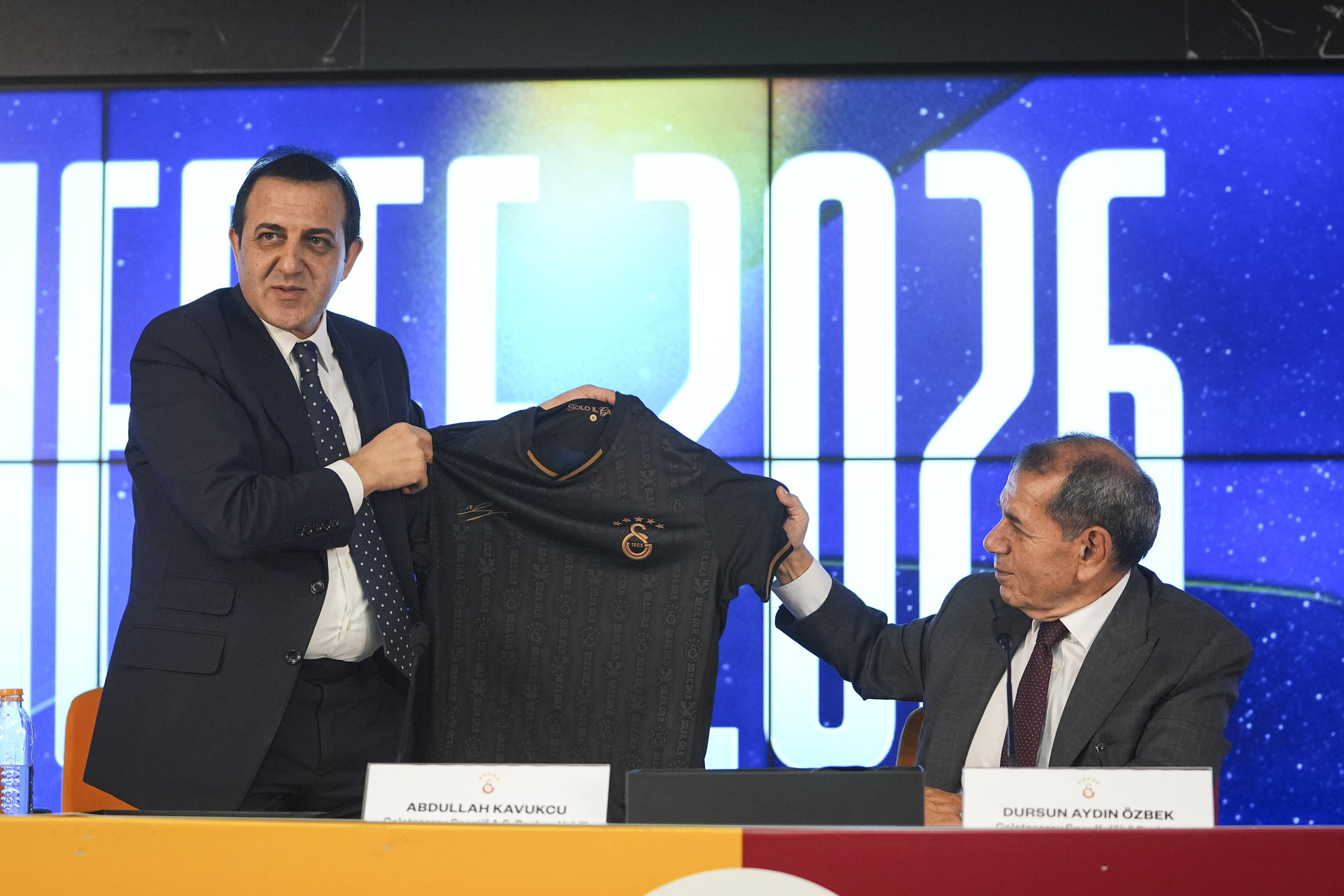 Galatasaray yıldız ismin transferi için el sıkıştı! Maaşını bile duyurdular
