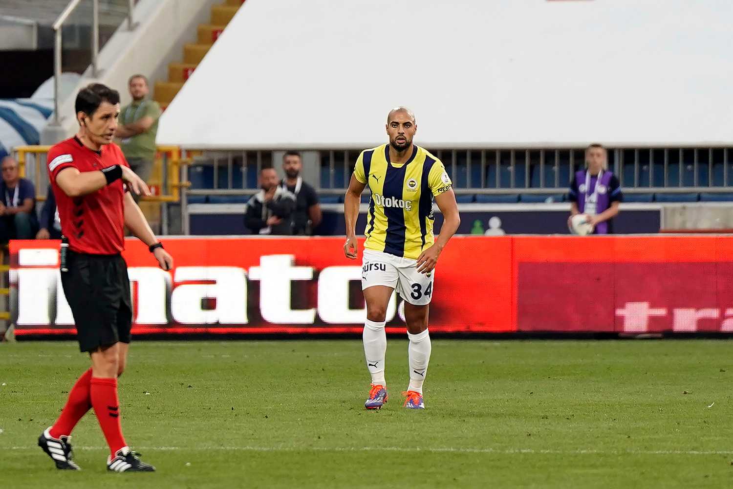 Al Ittihad’dan Amrabat ısrarı! İşte Fenerbahçe’nin talebi