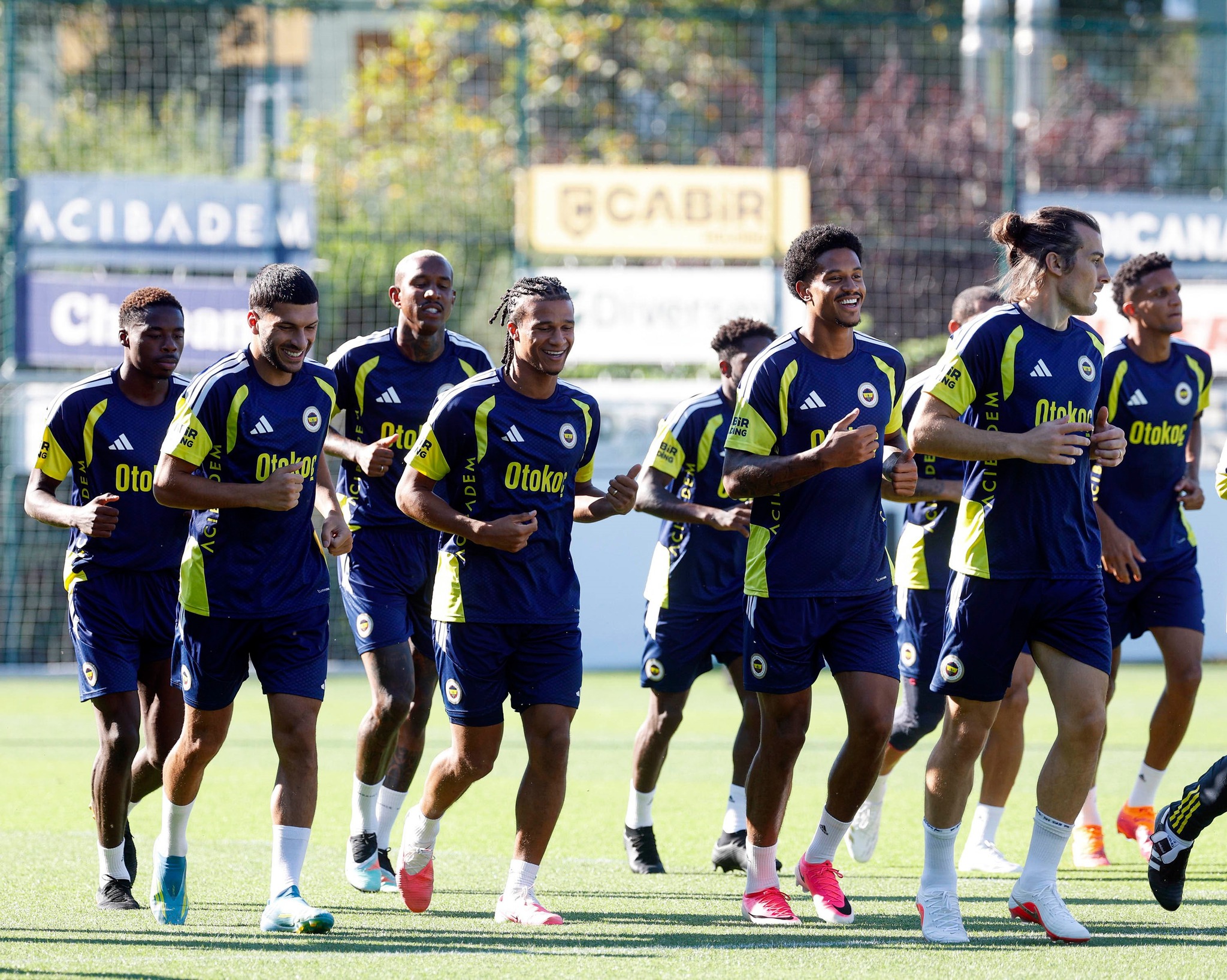 Fenerbahçe’den 10+4 yabancı kuralında değişiklik talebi! Yaş sınırını yükseltmek istiyorlar