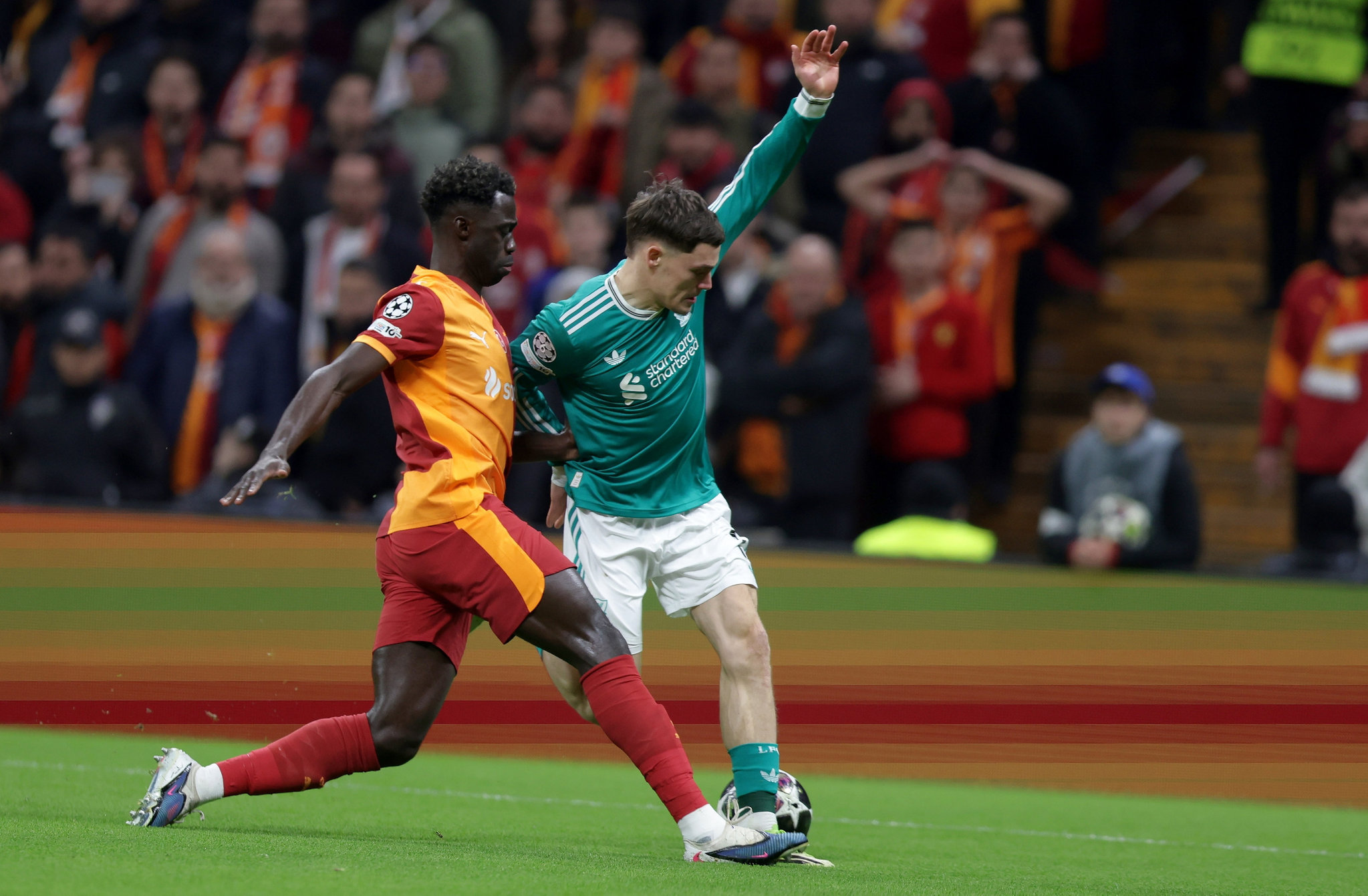 Galatasaray’ın yıldızı el yaktı! Avrupa devi transferden vazgeçti