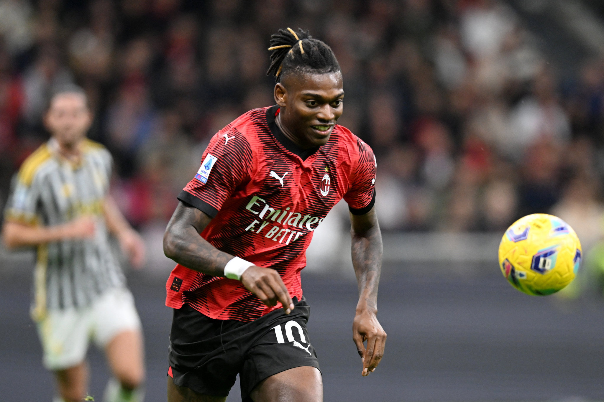 Fenerbahçe Leao için 2. teklifini hazırlıyor! Transferdeki flaş gelişmeyi İtalyanlar duyurdu