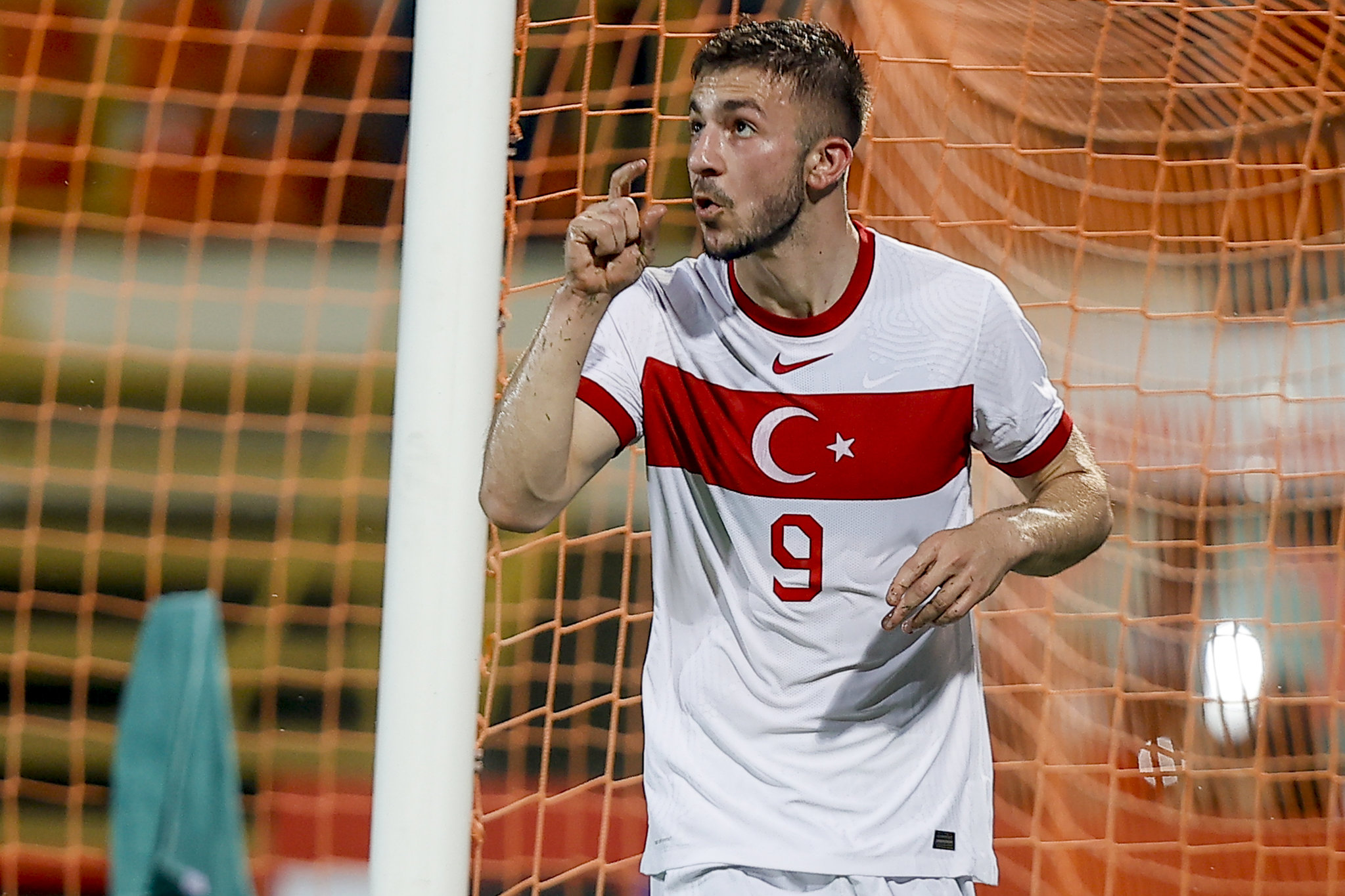Galatasaraylı oyuncuya eski kulübü talip! Ayrılığa izin çıktı