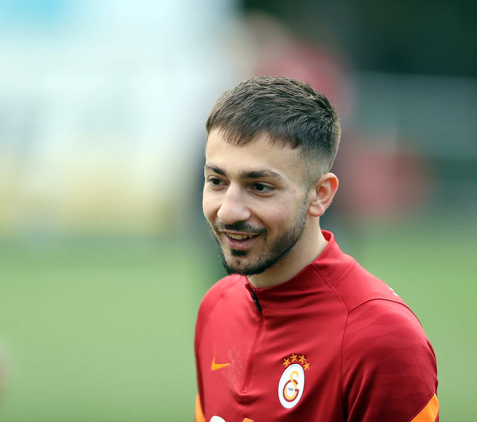 Galatasaraylı oyuncuya eski kulübü talip! Ayrılığa izin çıktı