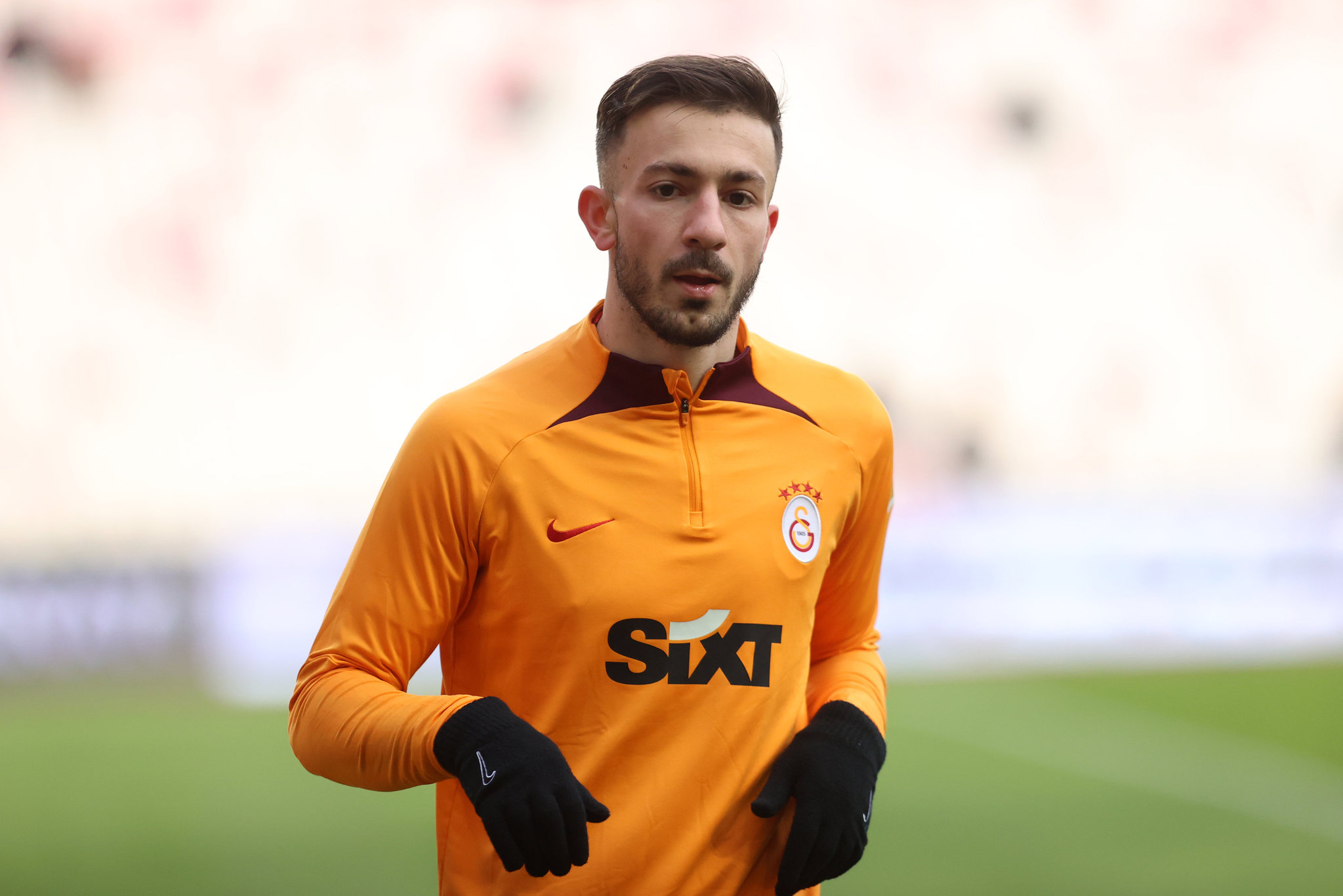 Galatasaraylı oyuncuya eski kulübü talip! Ayrılığa izin çıktı