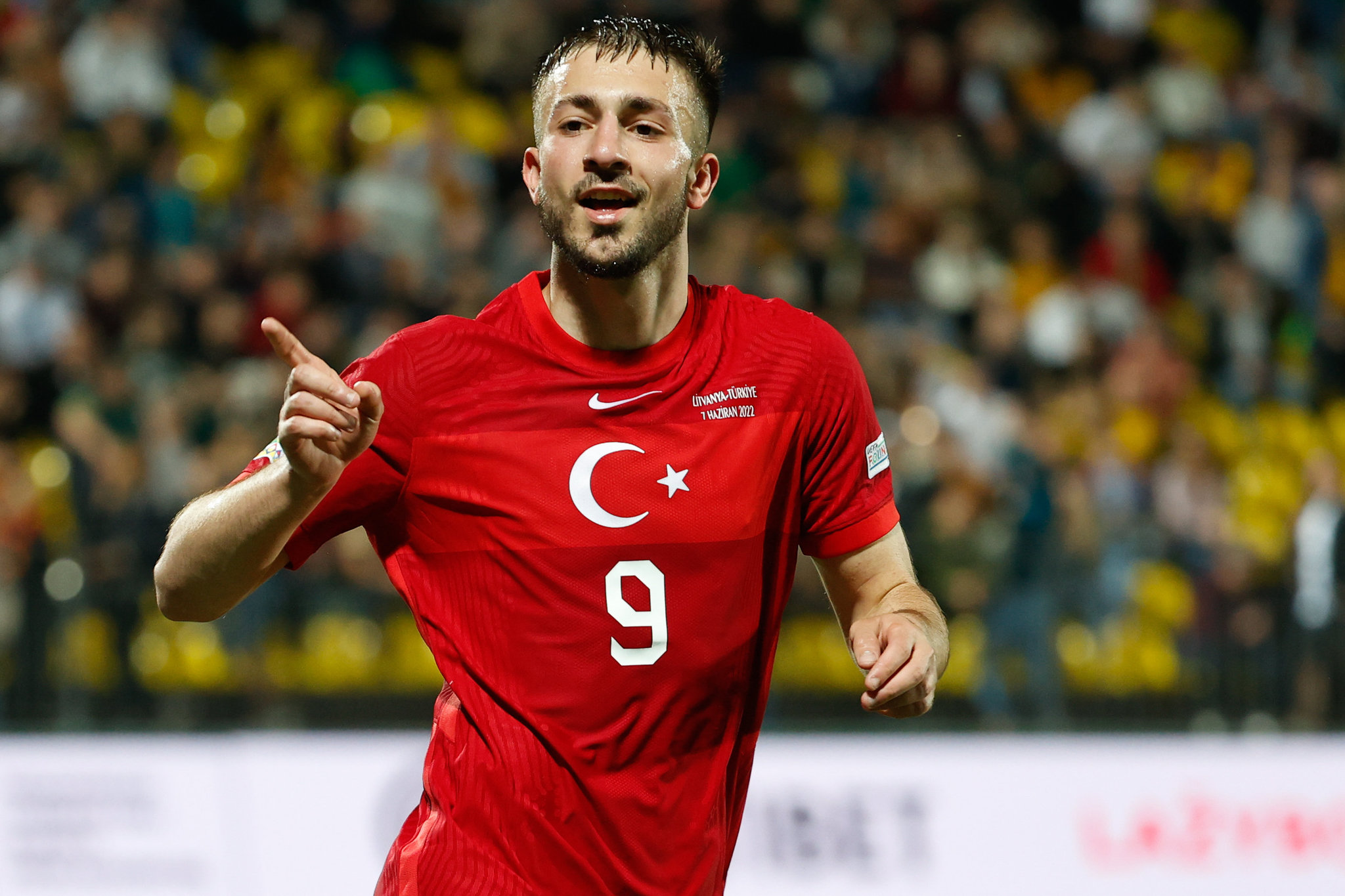 Galatasaraylı oyuncuya eski kulübü talip! Ayrılığa izin çıktı