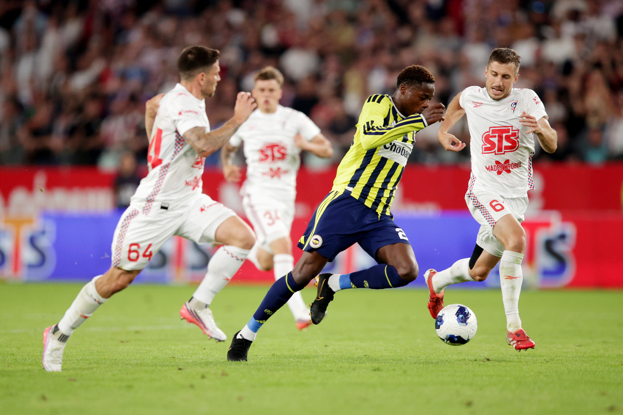 Fenerbahçe’de sürpriz ayrılık ihtimali! Devre arasında gelmişti