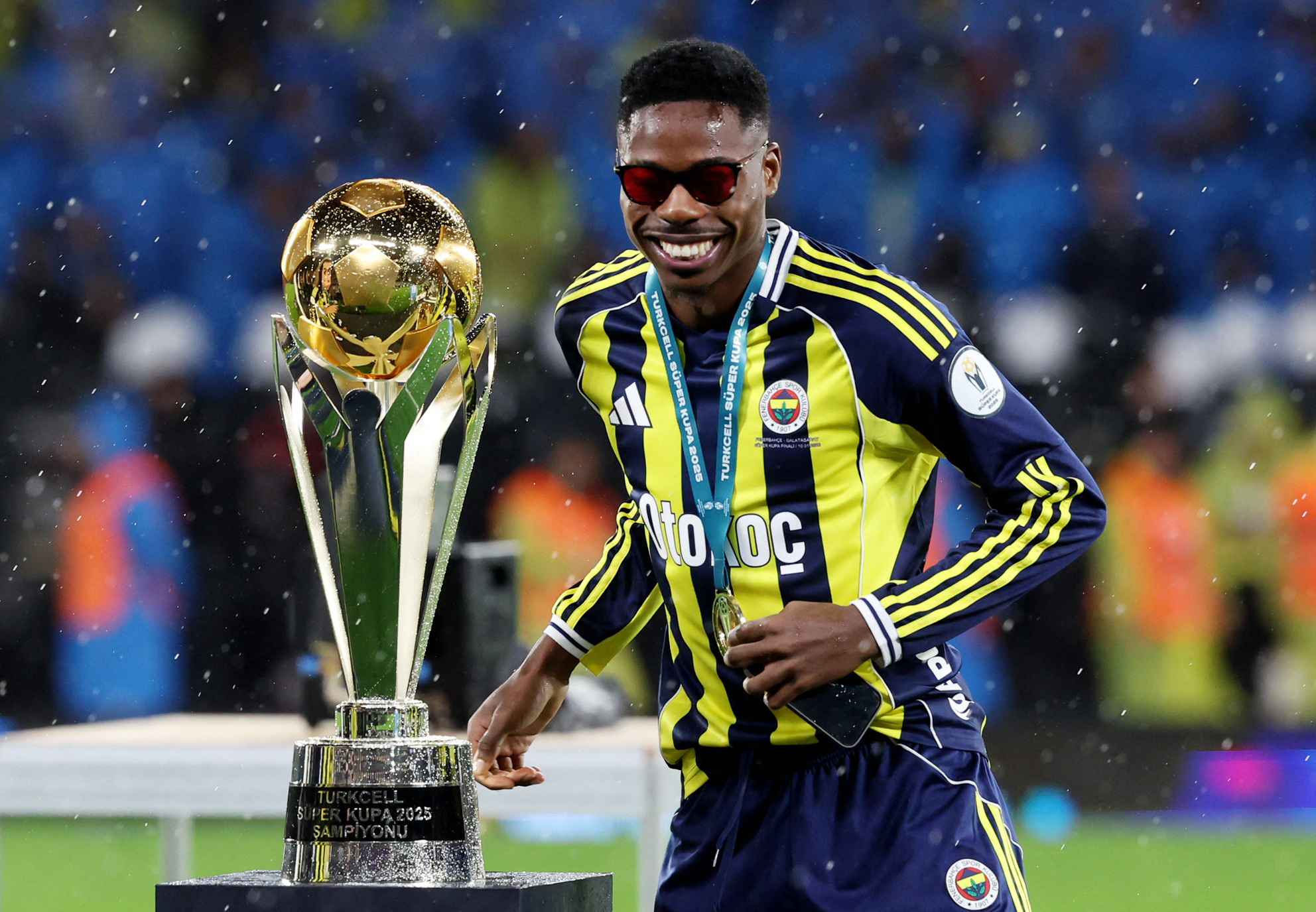 Fenerbahçe’de sürpriz ayrılık ihtimali! Devre arasında gelmişti