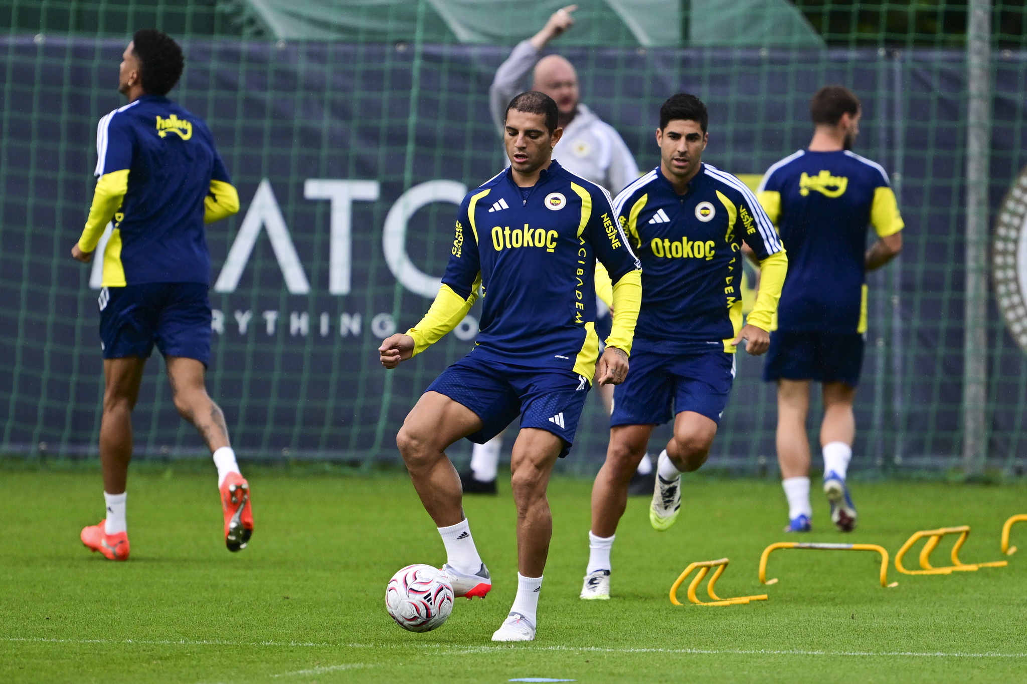 Fenerbahçe’de sürpriz ayrılık ihtimali! Devre arasında gelmişti