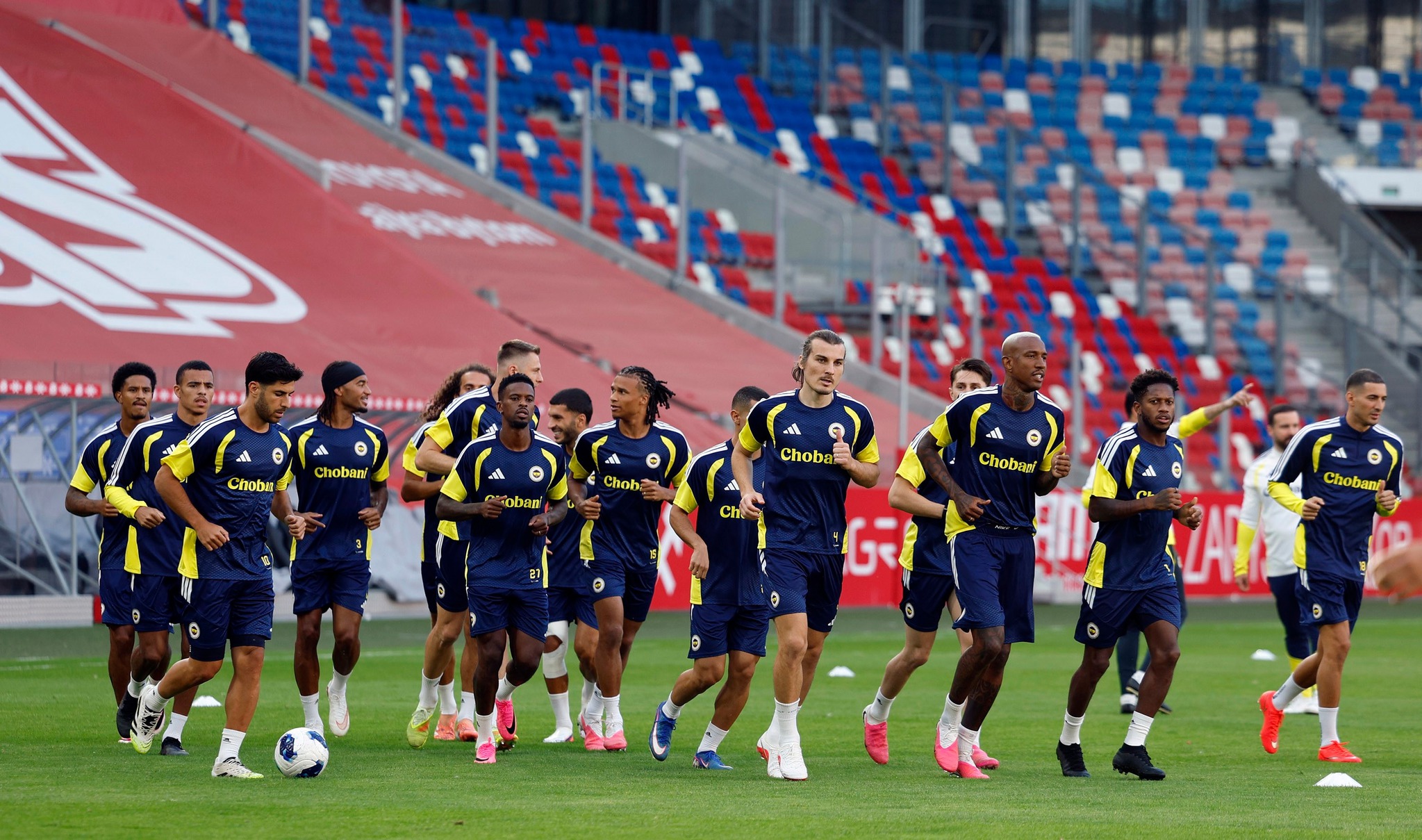 Fenerbahçe’de sürpriz ayrılık ihtimali! Devre arasında gelmişti