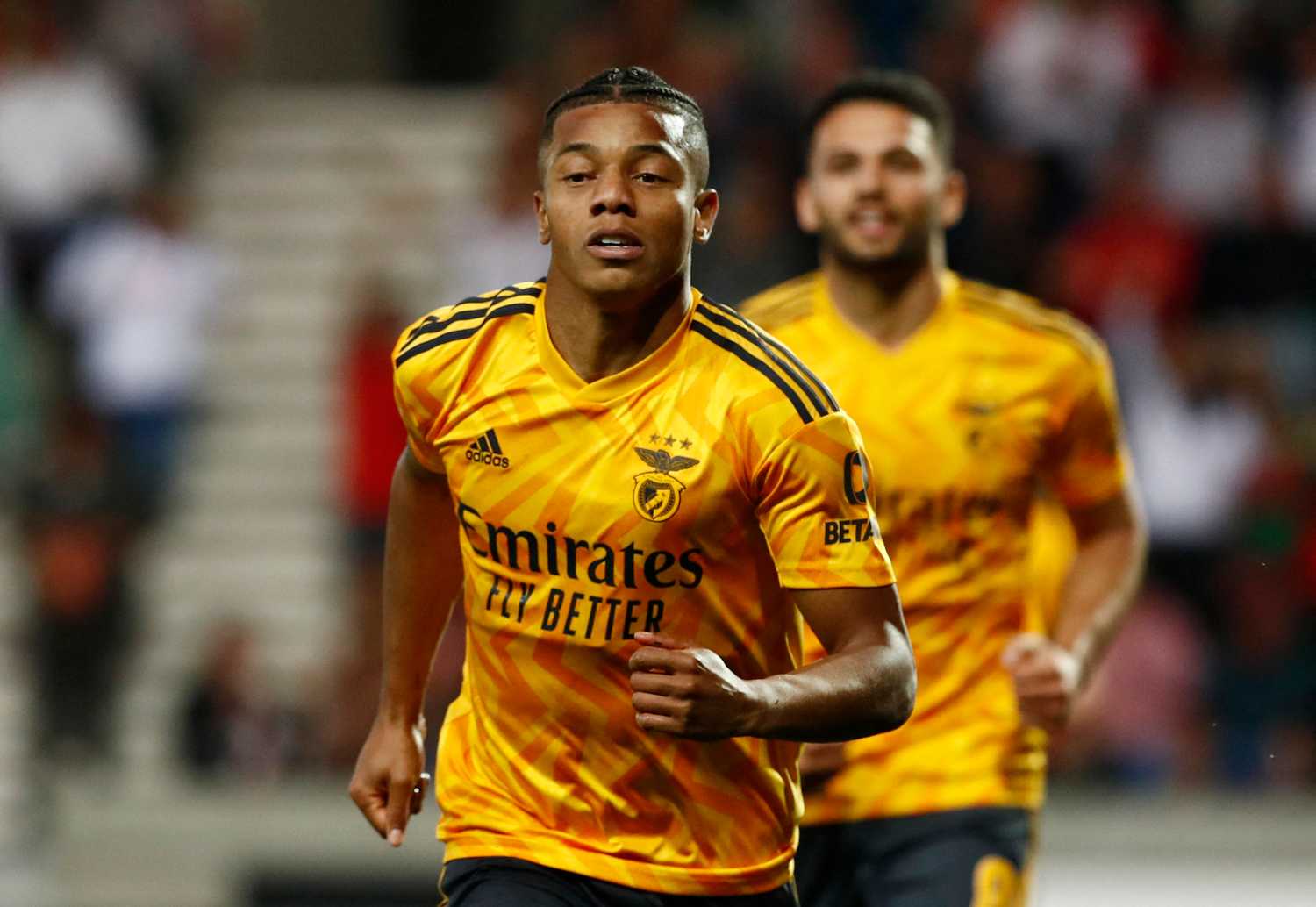 Fenerbahçe ve Galatasaray transferde karşı karşıya! Leao’nun ardından bir kapışma daha
