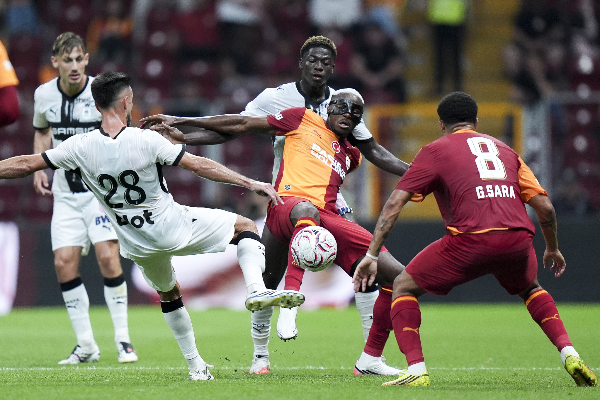 Levent Tüzemen’den Galatasaraylı yıldız hakkında şok sözler! Fiyasko, kim nasıl izlemiş?