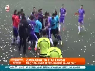 Yeşil sahada ölümüne kavga