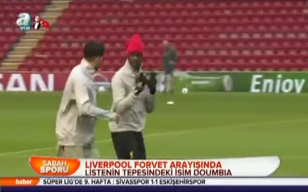 Liverpool forvet arayışında