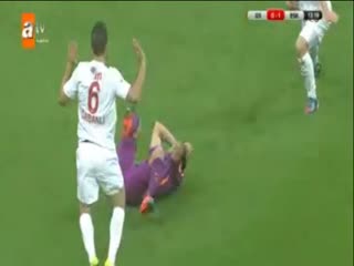 Selçuk İnan'dan usta işi frikik