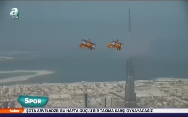 Akrobatlar nefes kesti