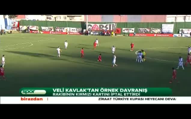 Veli Kavlak'tan yılın hareketi!