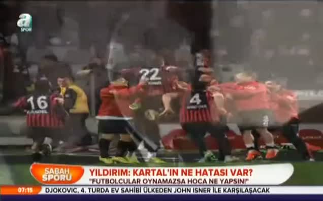 "Futbolcular oynamazsa hoca ne yapsın!"