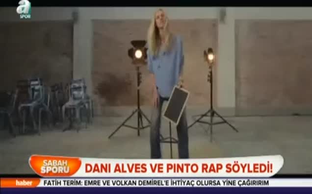 Dani Alves ve Pinto rap söyledi!