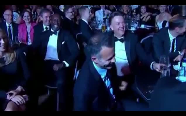 Louis van Gaal içkiyi fazla kaçırınca...