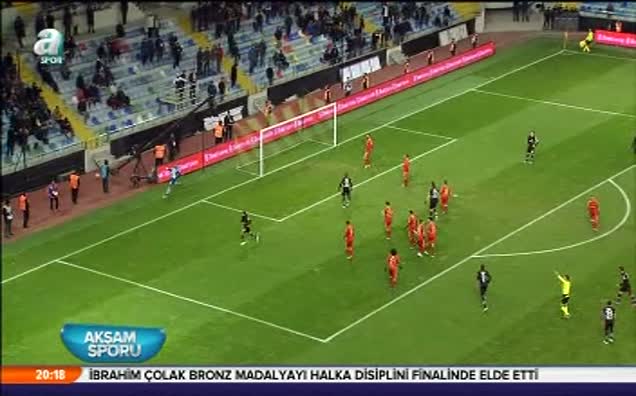 Beşiktaş Demba Ba'nın cevabını bekliyor!