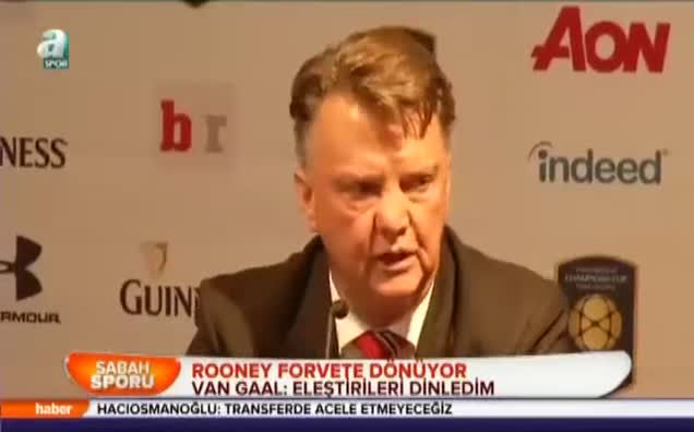 Rooney forvete dönüyor