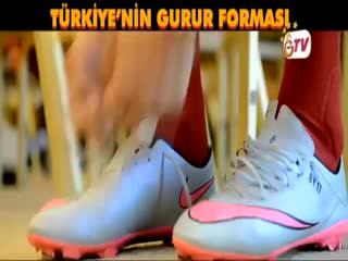 Galatasaray'ın yeni sezon formaları resmen belli oldu