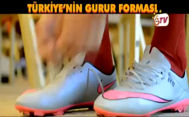 Galatasaray'ın yeni sezon formaları resmen belli oldu