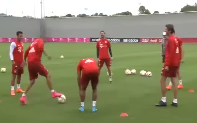 Vidal ilk antrenmanda rezil oldu!