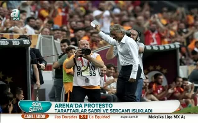 TT Arena'da ıslıklı protesto!