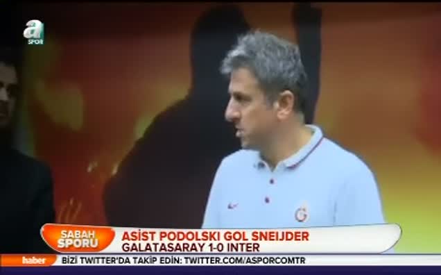 Asist Podolski gol Sneijder