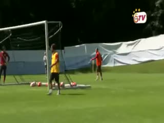 Sneijder'den harika gol